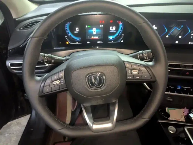Changan Eado — Фото автомобиля 10
