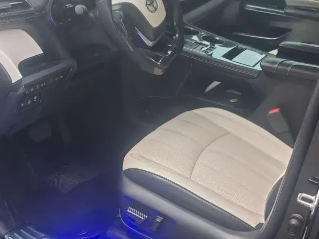 Toyota Sienna — Фото автомобиля 6