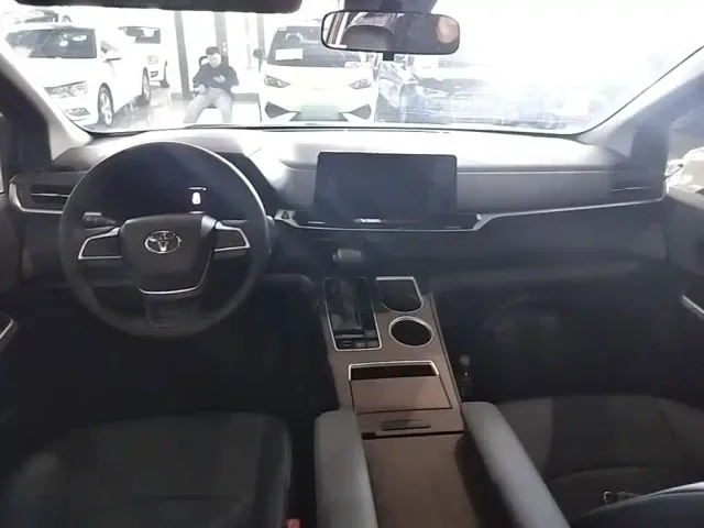 Toyota Granvia — Фото автомобиля 9