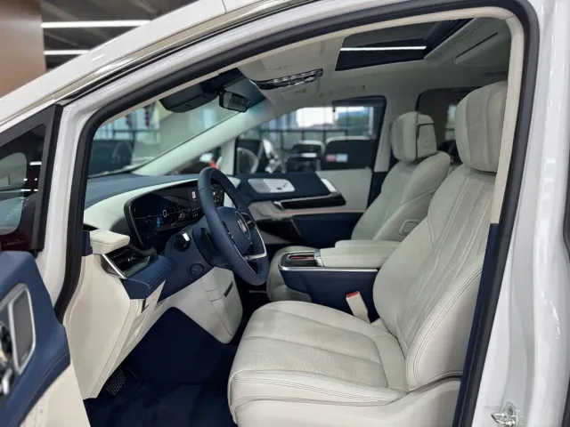 Buick Century 2023 2.0T 7-Seater World Edition — Фото автомобиля 6