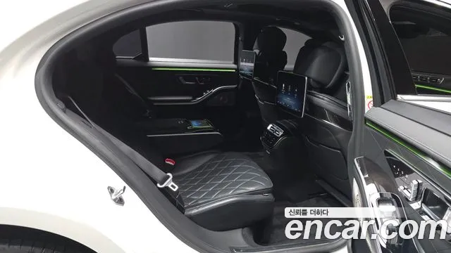 Mercedes-Benz S-Class — Фото автомобиля 12