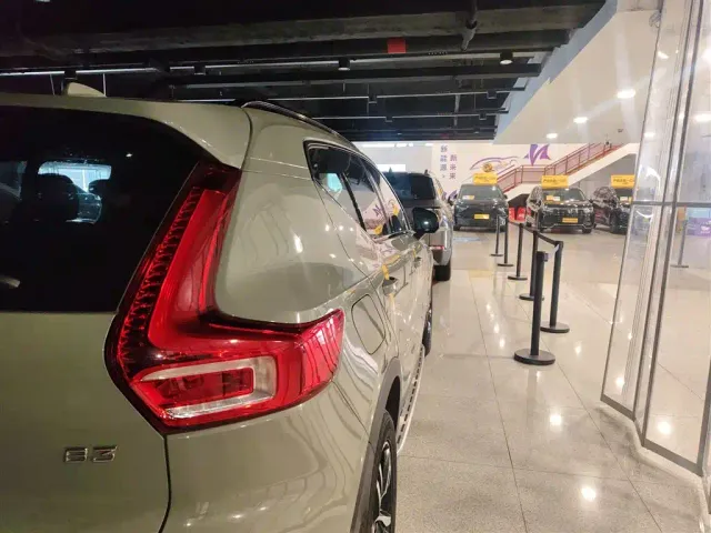 Volvo XC40 — Фото автомобиля 23