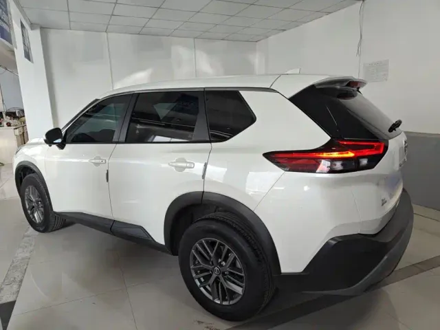 Nissan X-Trail — Фото автомобиля 3