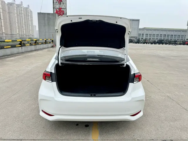 Toyota Corolla — Фото автомобиля 10