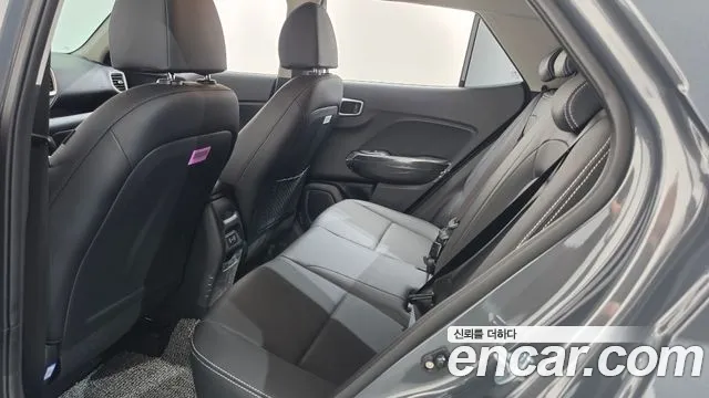 Hyundai Venue — Фото автомобиля 24