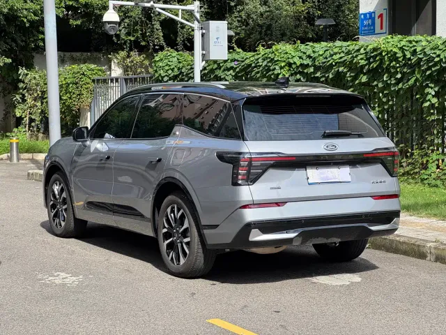 Ford Edge — Фото автомобиля 9