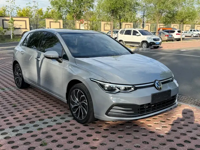 Volkswagen Golf — Фото автомобиля 3