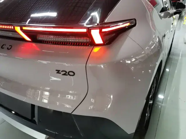 Lynk & Co Z20 — Фото автомобиля 7