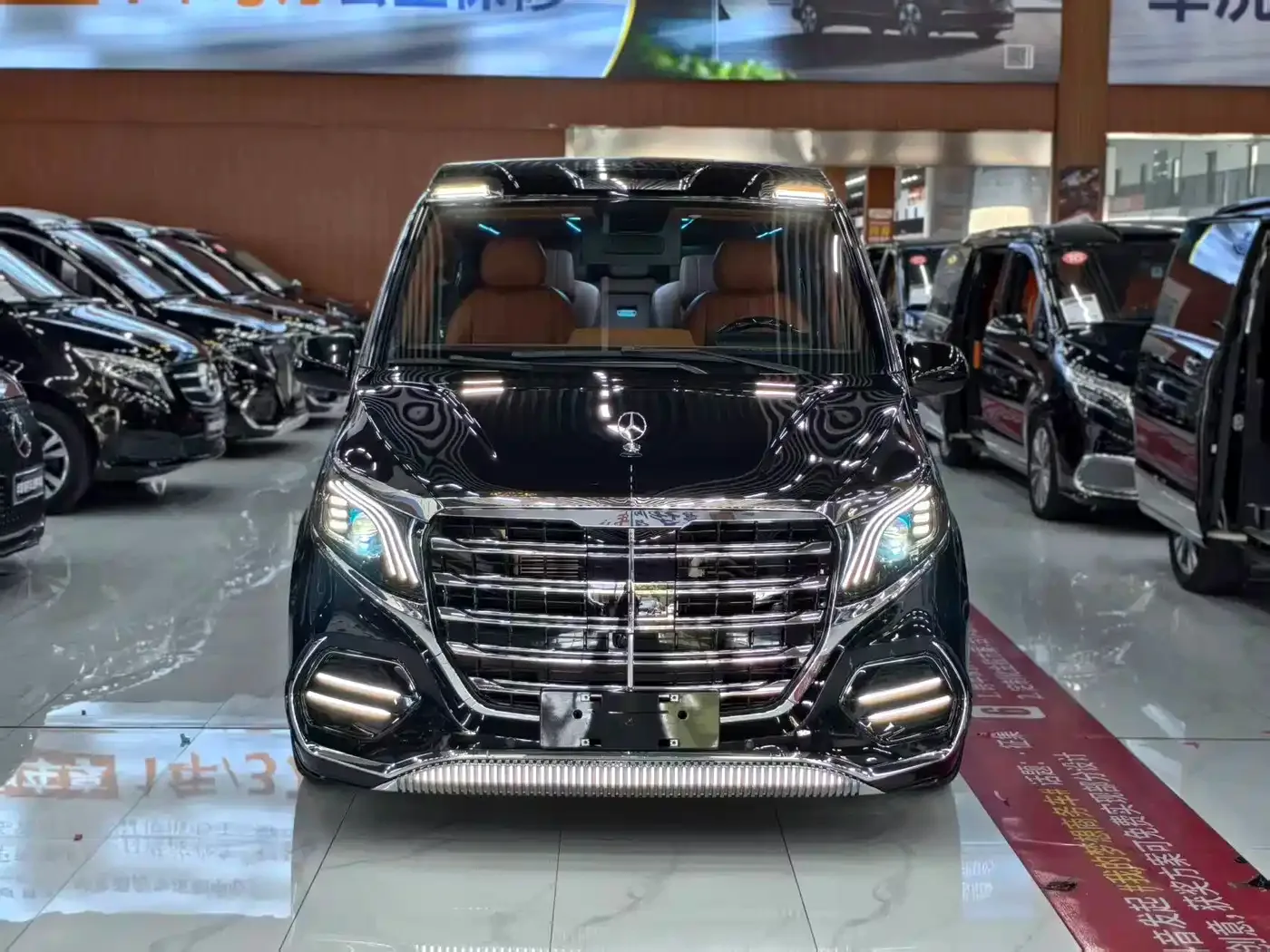 Mercedes-Benz Vito 2024 2.0T Elite Edition 7-Seater — Фото автомобиля 2