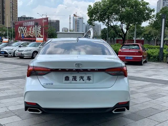 Toyota Avalon — Фото автомобиля 5