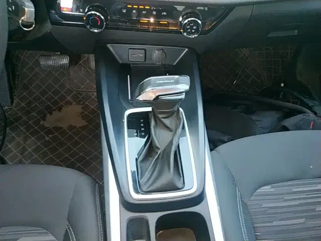 Chevrolet Monza — Фото автомобиля 13