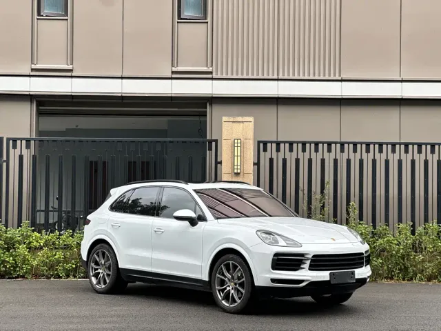 Porsche Cayenne — Фото автомобиля 3