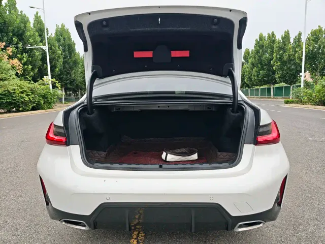 BMW 3 Series — Фото автомобиля 16