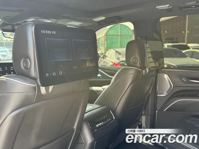 Cadillac Escalade — Фото автомобиля 9