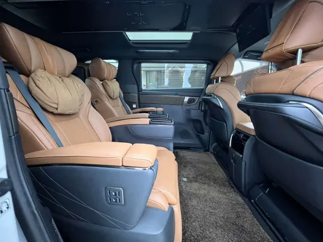 Toyota Alphard — Фото автомобиля 8