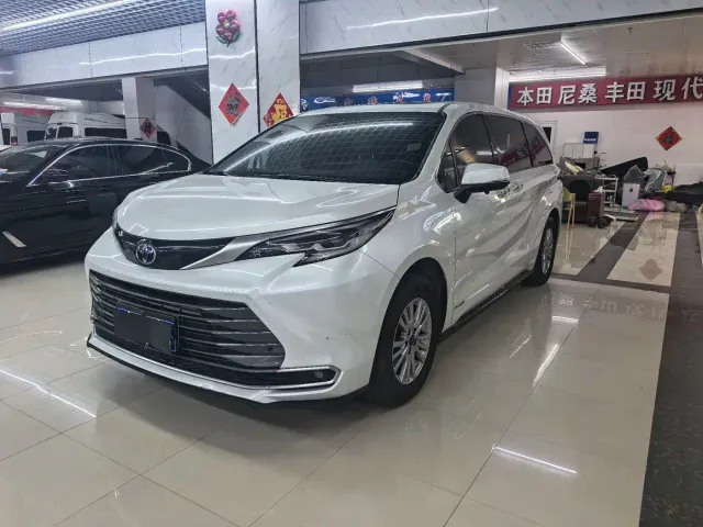 Фотография автомобиля — Toyota Sienna
