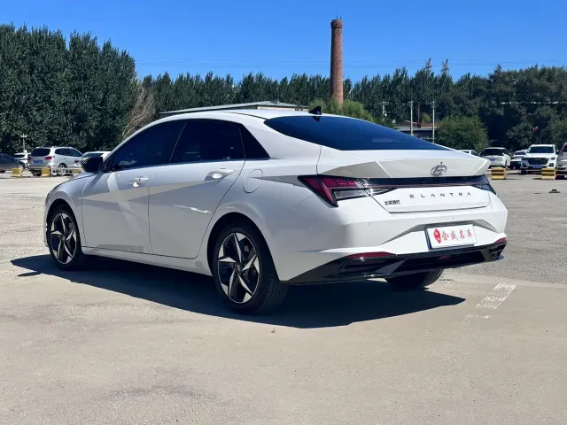 Hyundai Elantra — Фото автомобиля 8