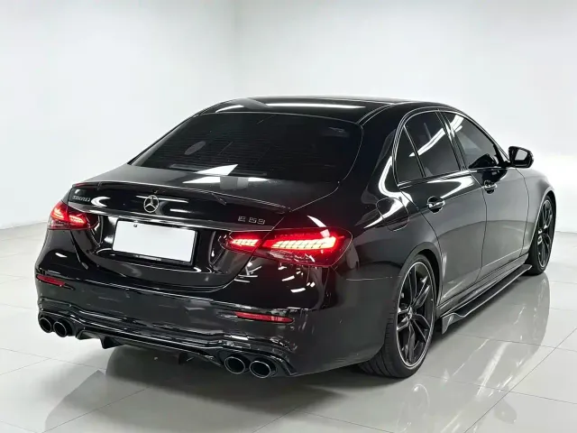 Mercedes-Benz E-Class AMG — Фото автомобиля 9