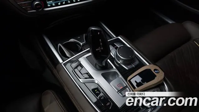 BMW 7 Series — Фото автомобиля 12