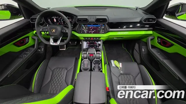 Lamborghini Urus — Фото автомобиля 4