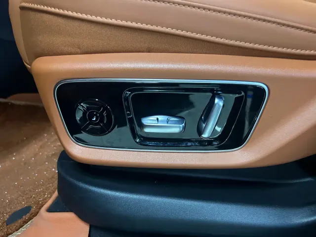Li Auto L7 — Фото автомобиля 16