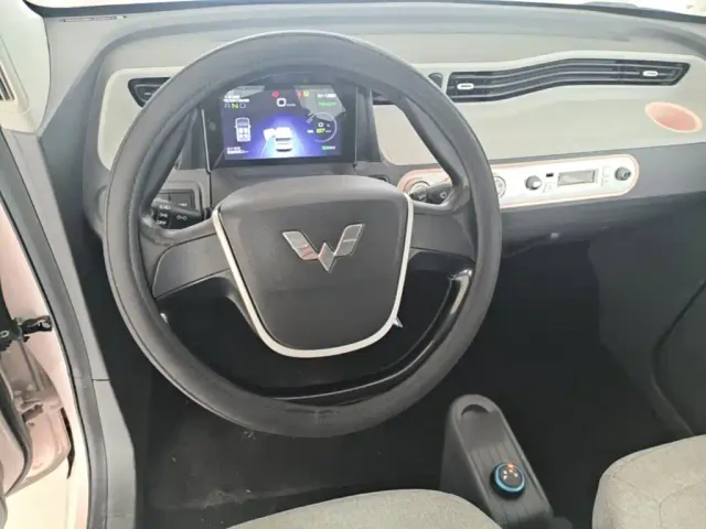 Wuling Hongguang Mini EV — Фото автомобиля 10