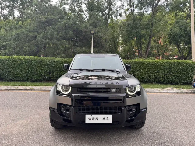 Land Rover Defender — Фото автомобиля 2