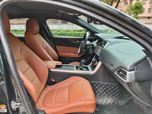 Jaguar XEL — Фото автомобиля 14