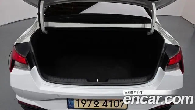 Hyundai AVANTE Avante (CN7) — Фото автомобиля 27