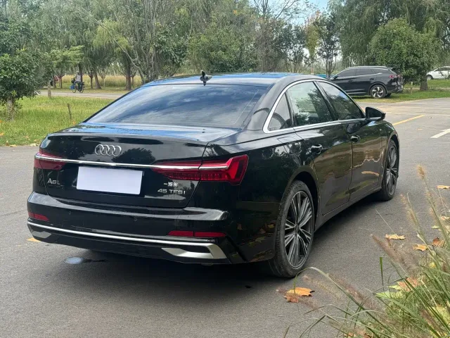 Audi A6L — Фото автомобиля 9