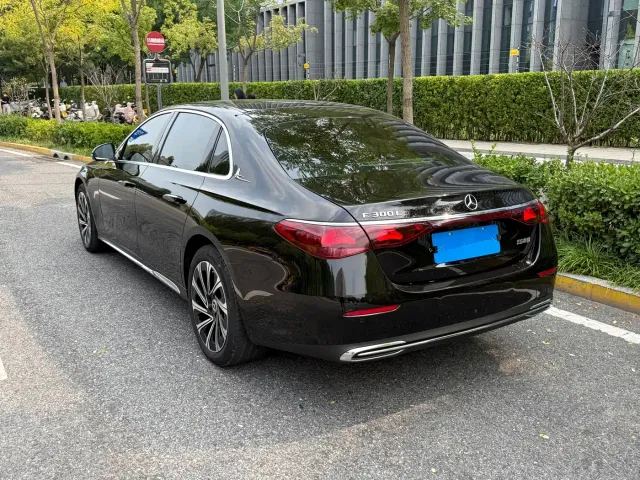 Mercedes-Benz E-Class — Фото автомобиля 15