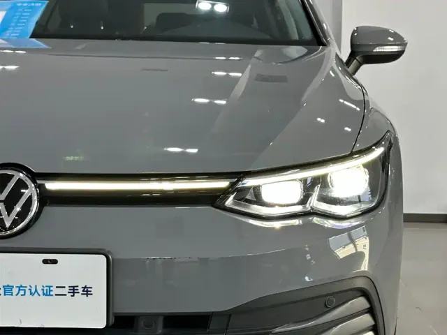 Volkswagen Golf — Фото автомобиля 14
