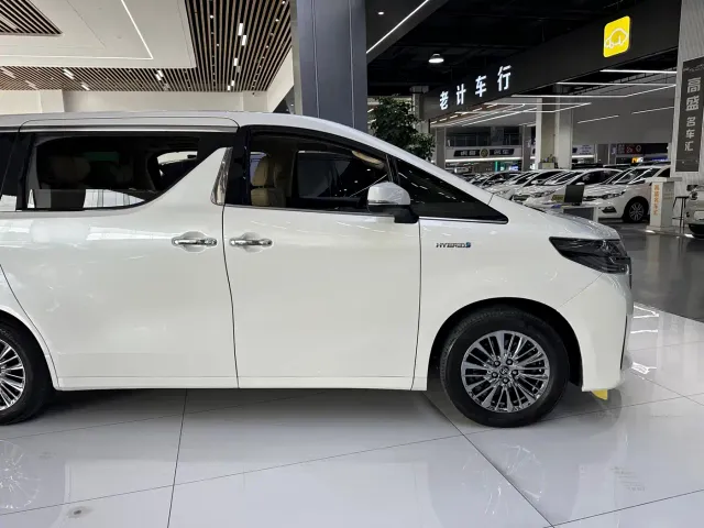 Toyota Alphard — Фото автомобиля 6