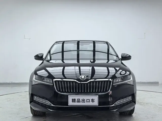 Skoda Superb — Фото автомобиля 2