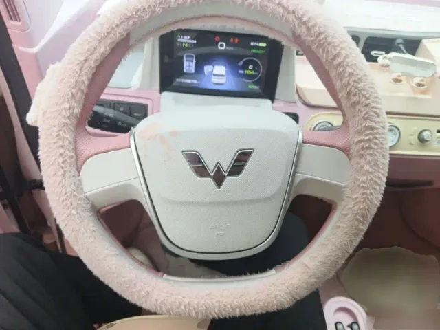 Wuling Hongguang Mini EV — Фото автомобиля 6