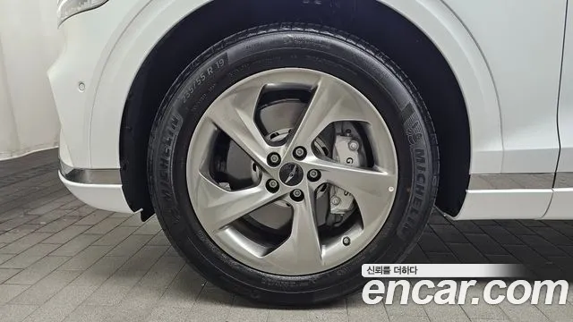 Genesis GV70 2.5T Бензин AWD — Фото автомобиля 5