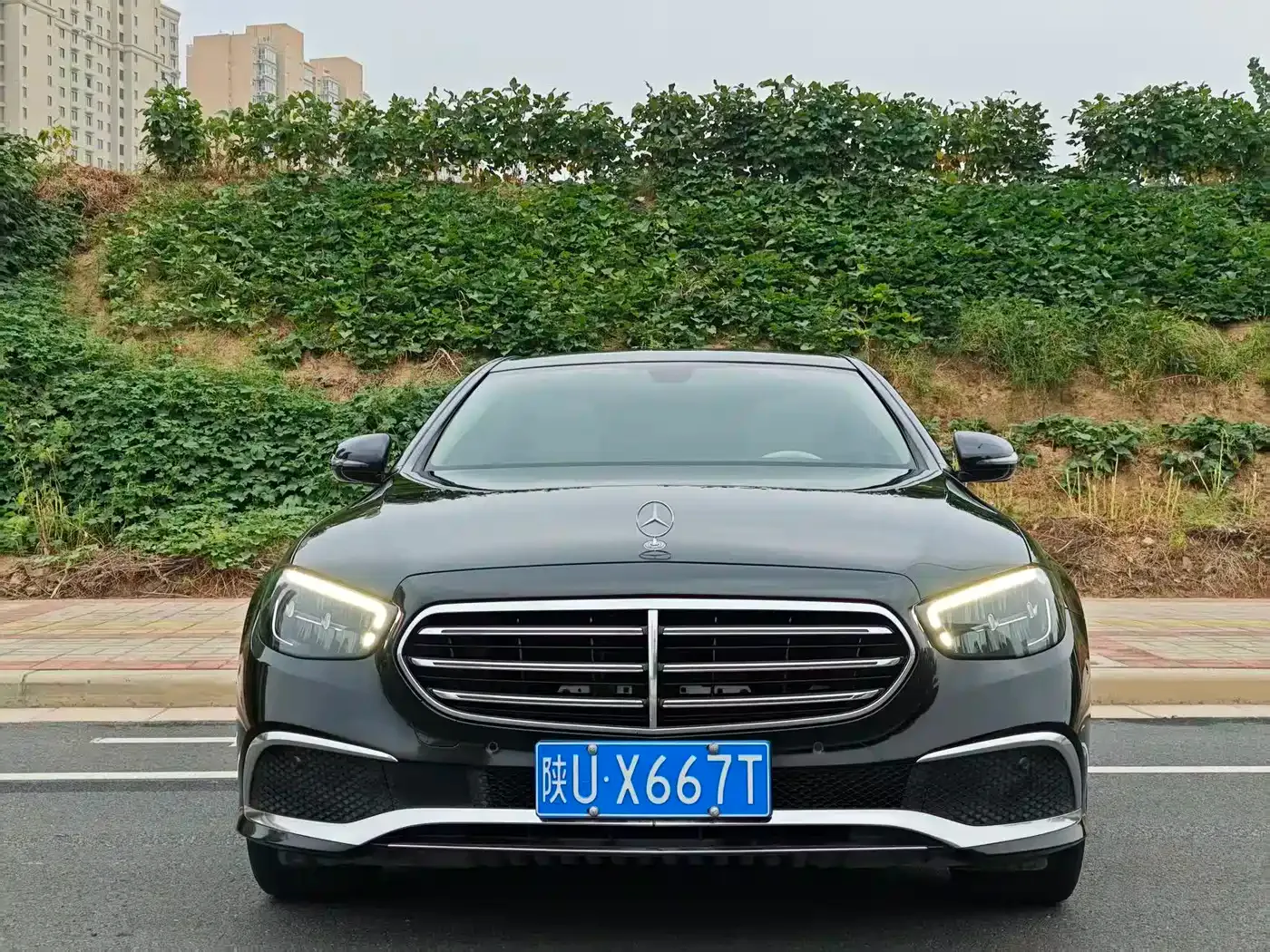 Mercedes-Benz Mercedes-Benz E-Class 2022 E 260 L — Фото автомобиля 3