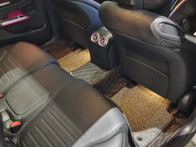 Mercedes-Benz C-Class — Фото автомобиля 10