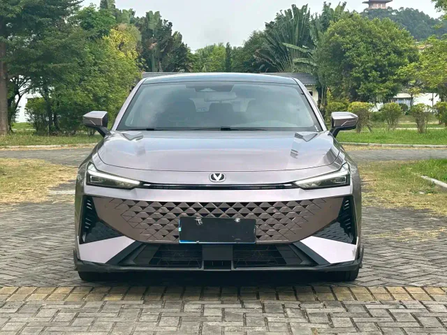 Changan UNI-V — Фото автомобиля 2