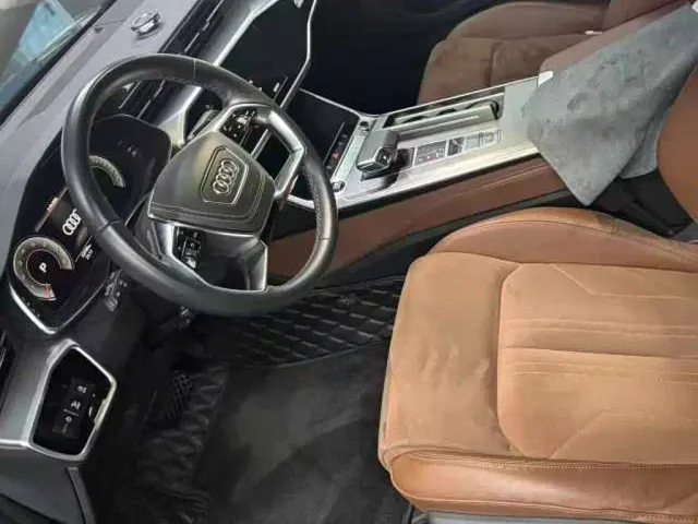 Audi A7L — Фото автомобиля 3