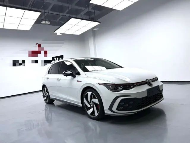 Volkswagen Golf GTI — Фото автомобиля 3