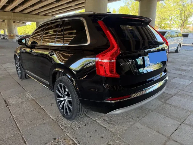 Volvo XC90 — Фото автомобиля 3