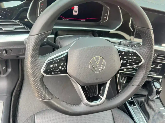 Volkswagen Passat — Фото автомобиля 8