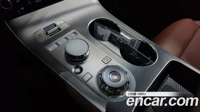Genesis GV70 — Фото автомобиля 12