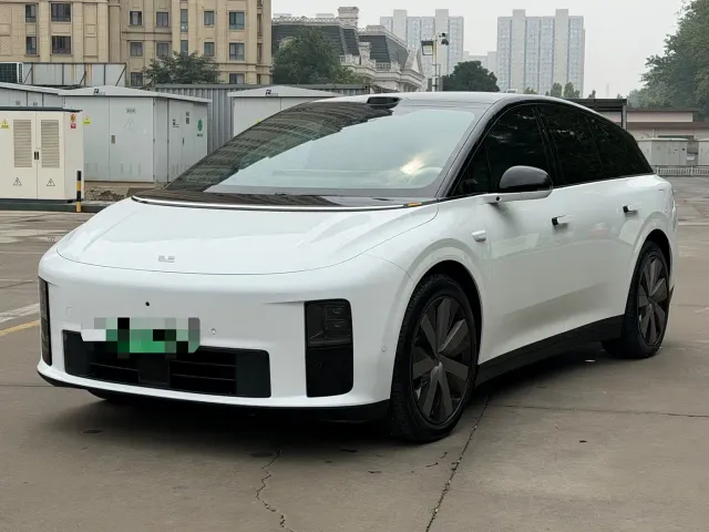 Фотография автомобиля — Li Auto i6