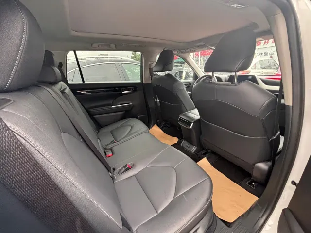 Toyota Highlander — Фото автомобиля 16