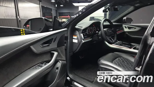 Audi Q8 55 TFSI quattro Premium — Фото автомобиля 10