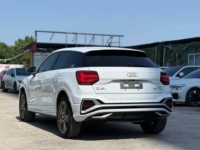 Audi Q2L — Фото автомобиля 7