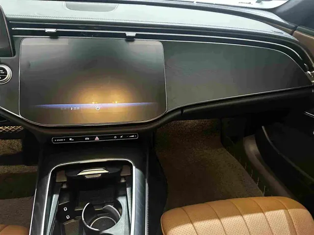 Mercedes-Benz E-Class — Фото автомобиля 9