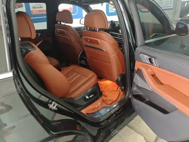 BMW X7 — Фото автомобиля 9